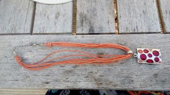 Collier orange