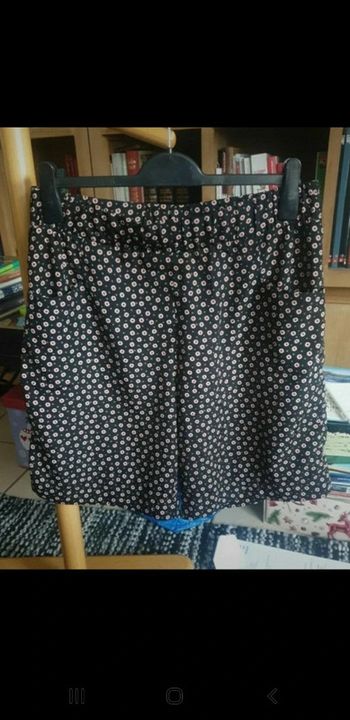 Short fluide large neuf taille 42