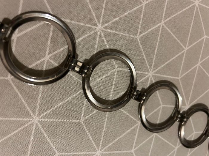 Magnifique ceinture vintage 1970 cuir noir et anneaux métal - photo numéro 9