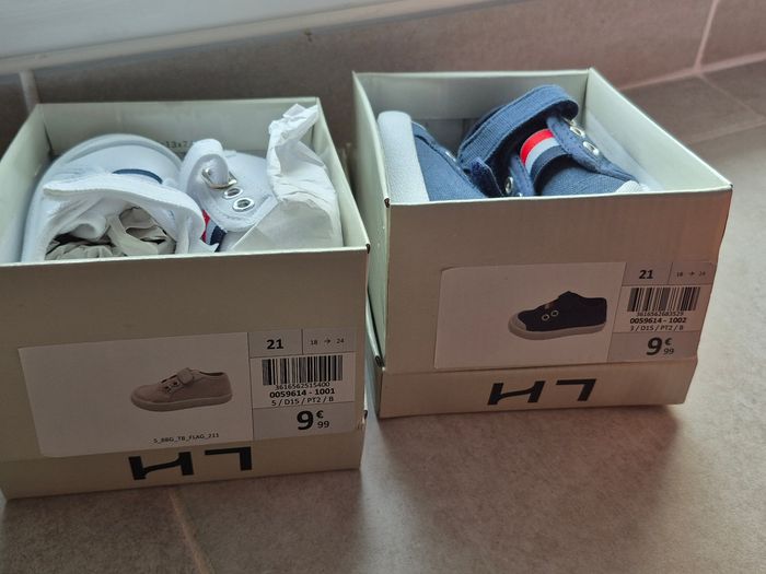 Chaussures neuves taille 21 - photo numéro 2
