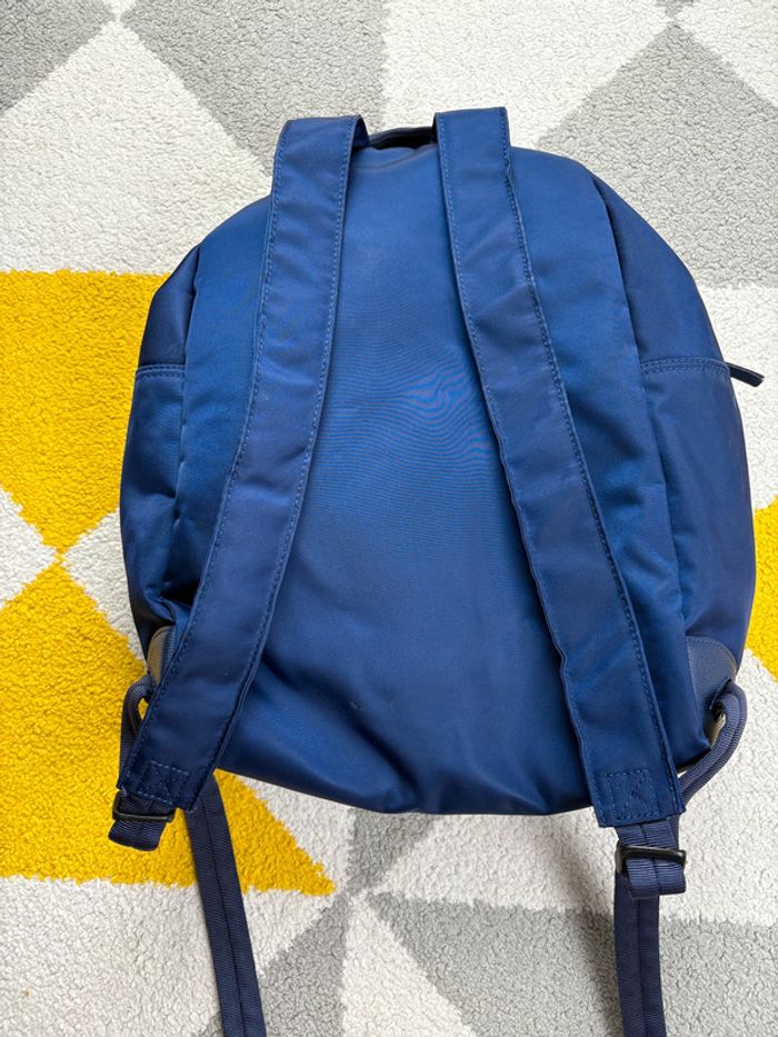 Sac à dos Longchamp | Bleu | Taille 29 X 32 cm - photo numéro 2