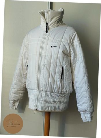 Doudoune Nike Blanche avec Logo Noir
