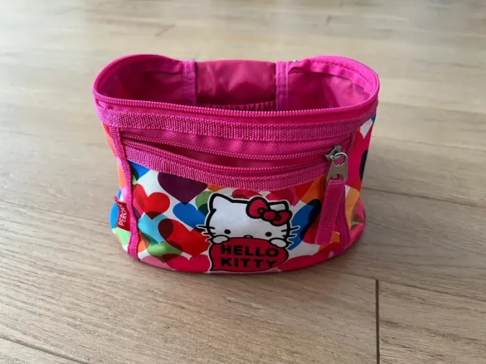 Trousse de toilette perona licence hello Kitty bon état - photo numéro 2