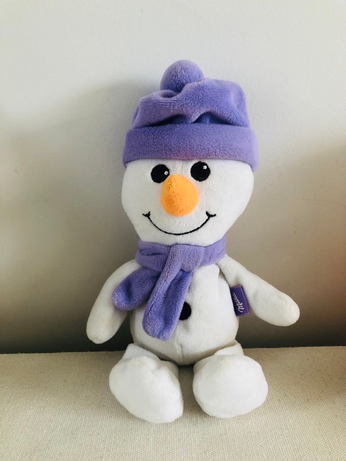 Peluche bonhomme de neige milka bonnet violet - photo numéro 4