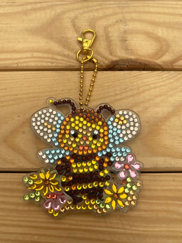 Porte clé recto/verso abeille 🐝 en Diamond painting - photo numéro 3