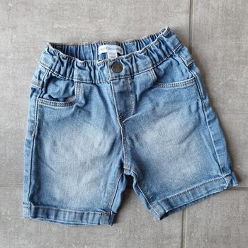 Short, 9 mois