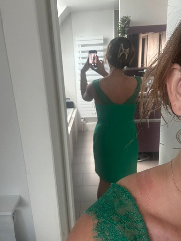 Robe verte détail dentelle - photo numéro 5