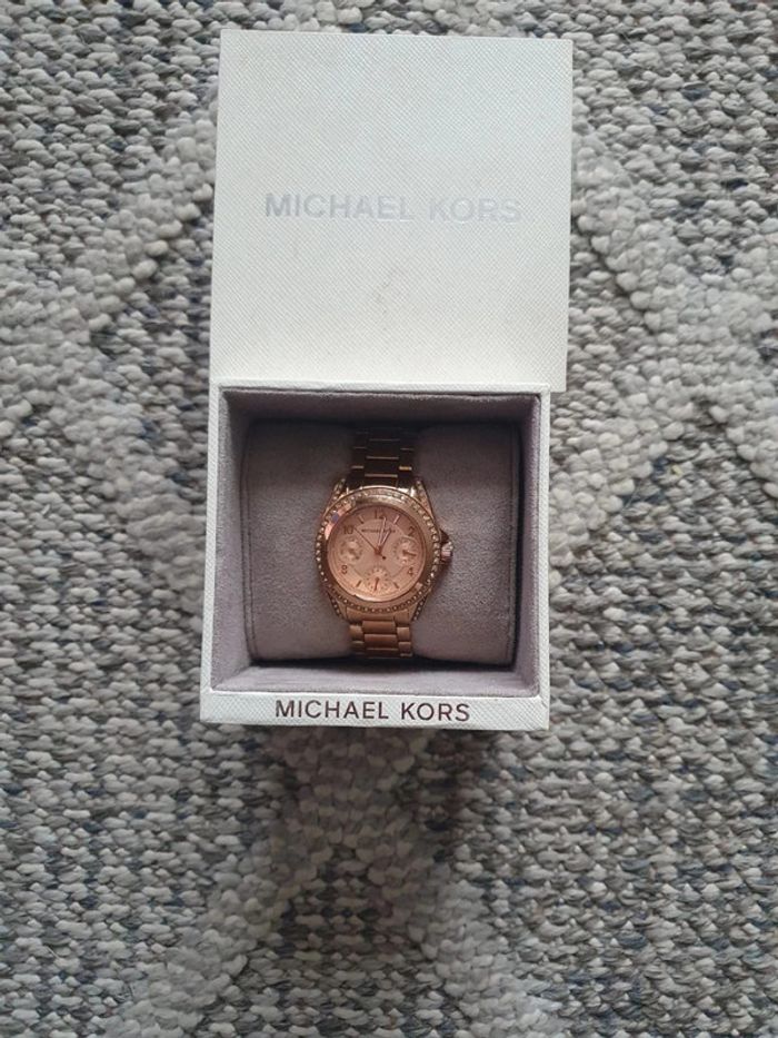 Montre Michael Kors doré rose - photo numéro 3