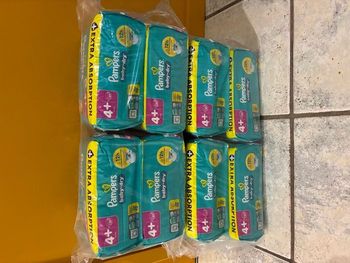 Lot couches Pampers baby dry 4+