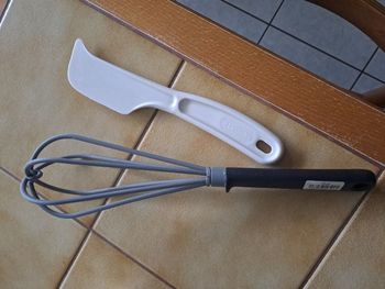 Fouet et spatule