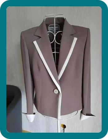 veste tailleur  Un jour ailleurs