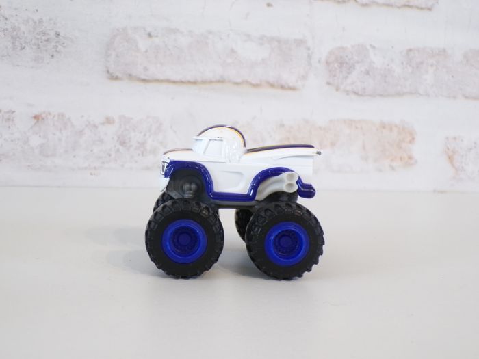 Monster Trucks - Darrington - Les monstres Machines (J5) - photo numéro 2