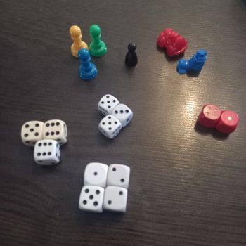 Lot de dés et de pions