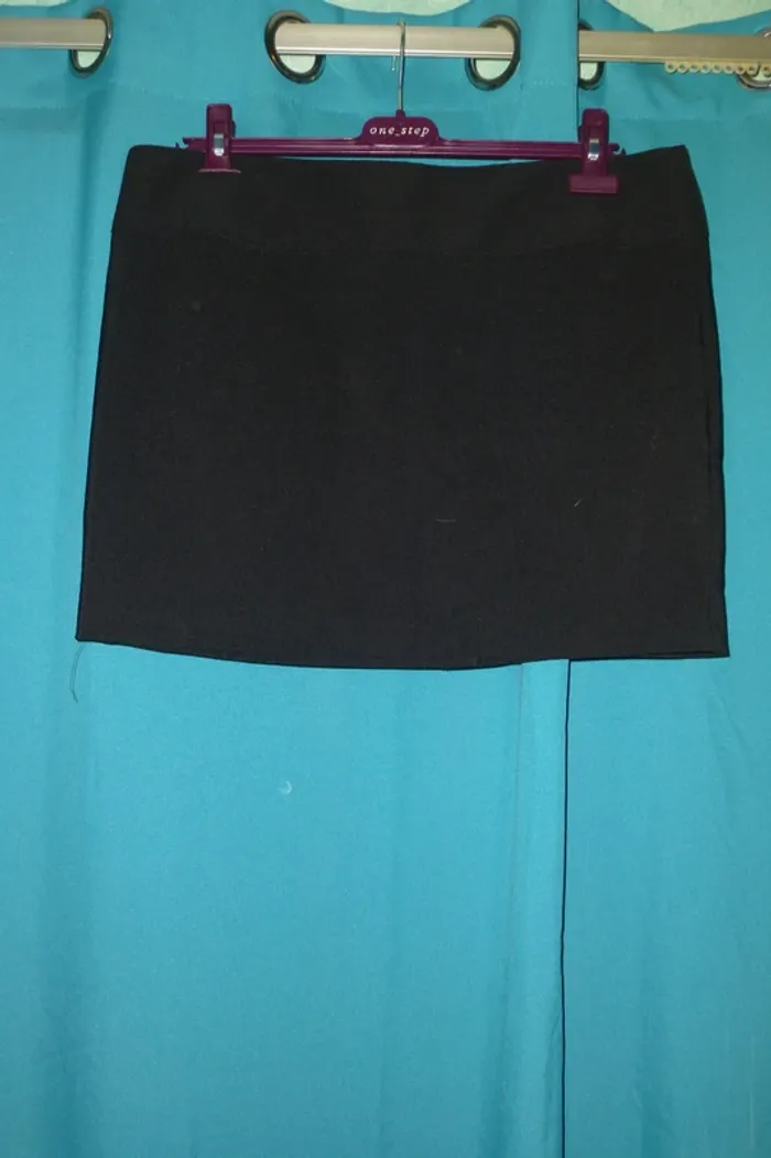 mini jupe noir zip arrière taille 42 kiabi