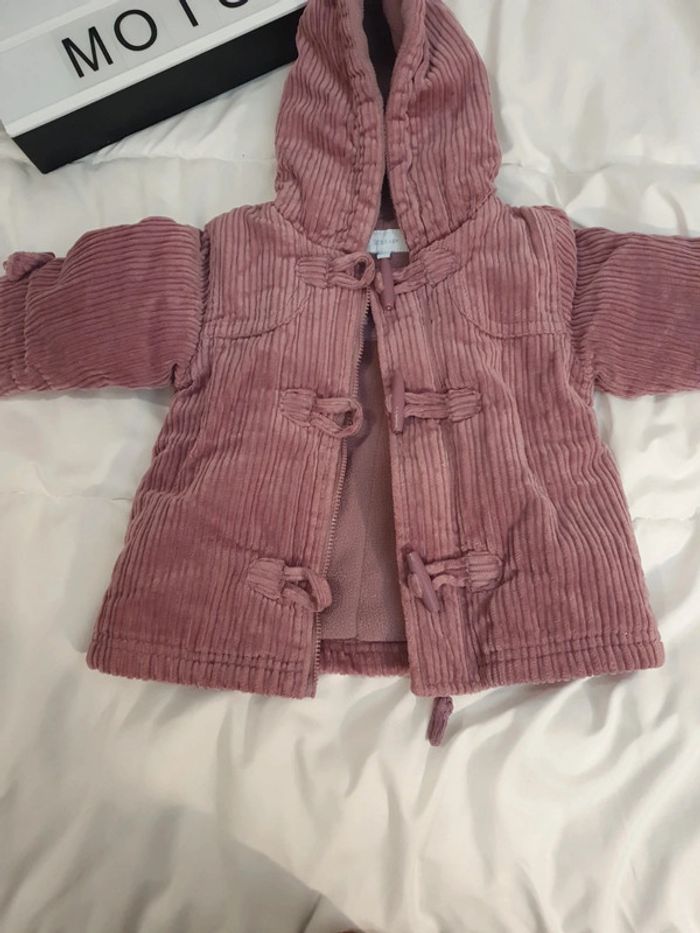 Manteau à capuche  fille 6 mois - photo numéro 4