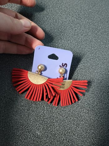 Boucles d oreilles rouges Claire's neuves