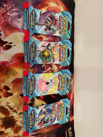 Lot de 4 Boosters Blisters Pokémon EV9
