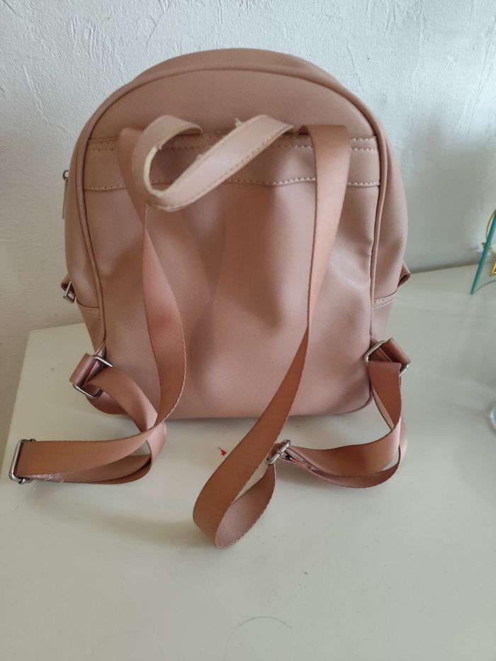 Sac a dos rose - photo numéro 3