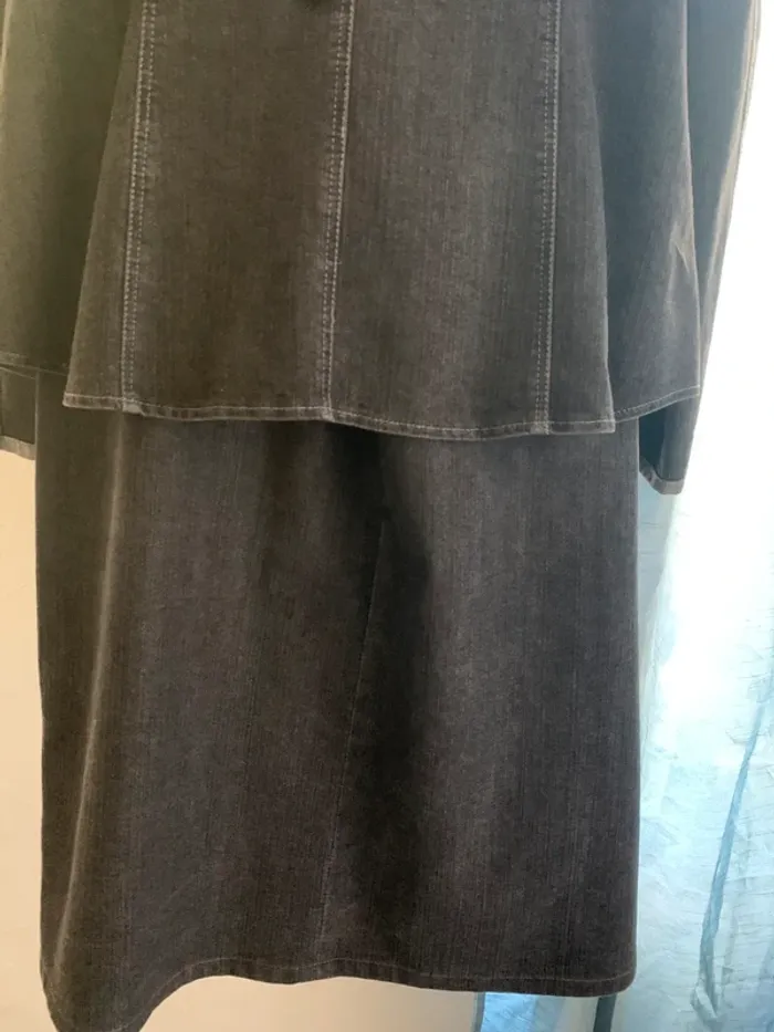 Tailleur Quattro jupe et veste en jean noir gris taille 44 - photo numéro 11