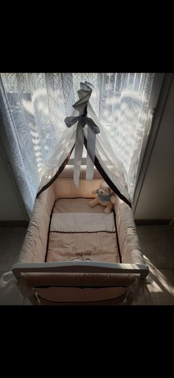 Vend petit berceau à roulettes Naf naf