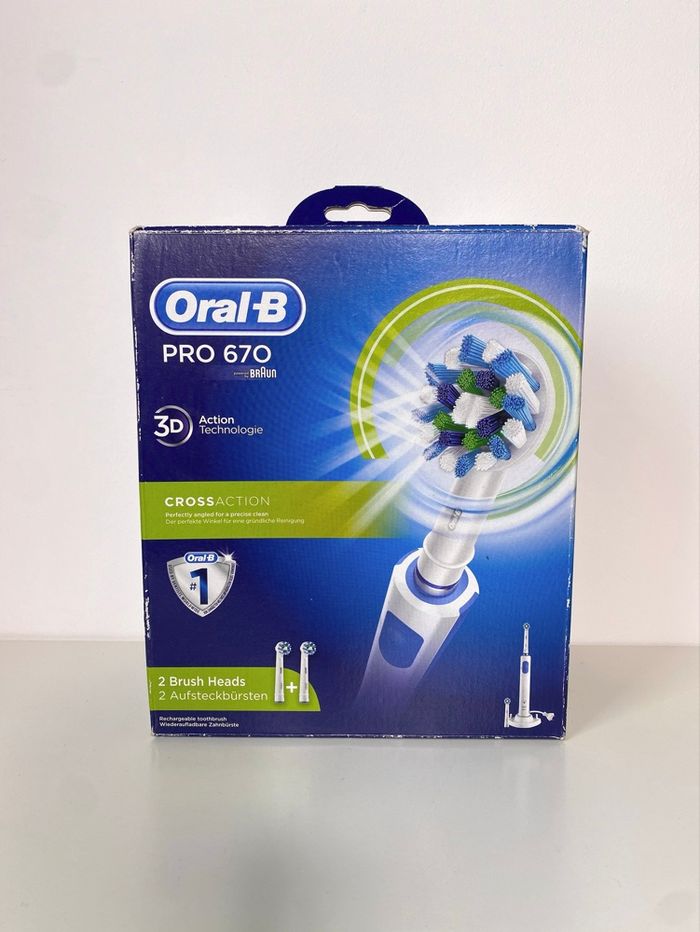 Brosse à dents électrique oral B 670 par Braun
