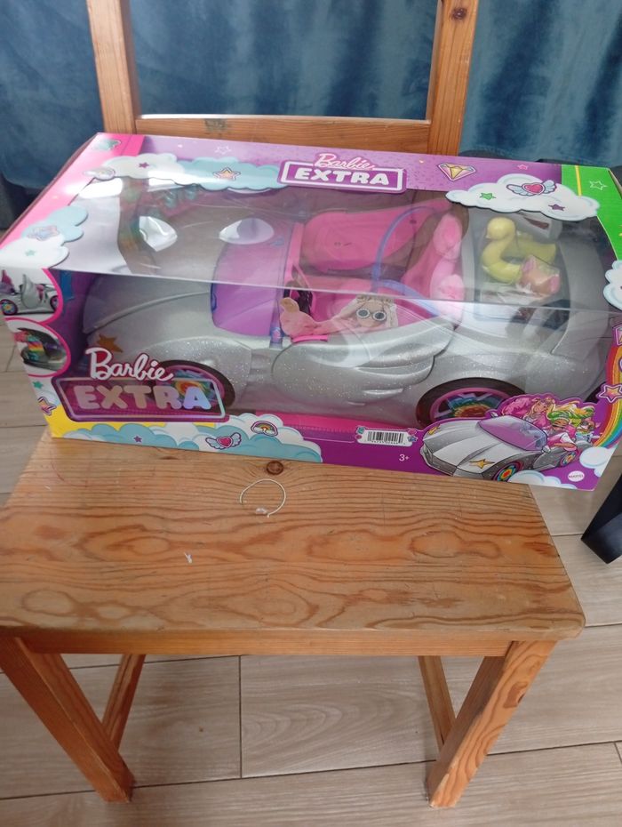 Voiture barbie  extra