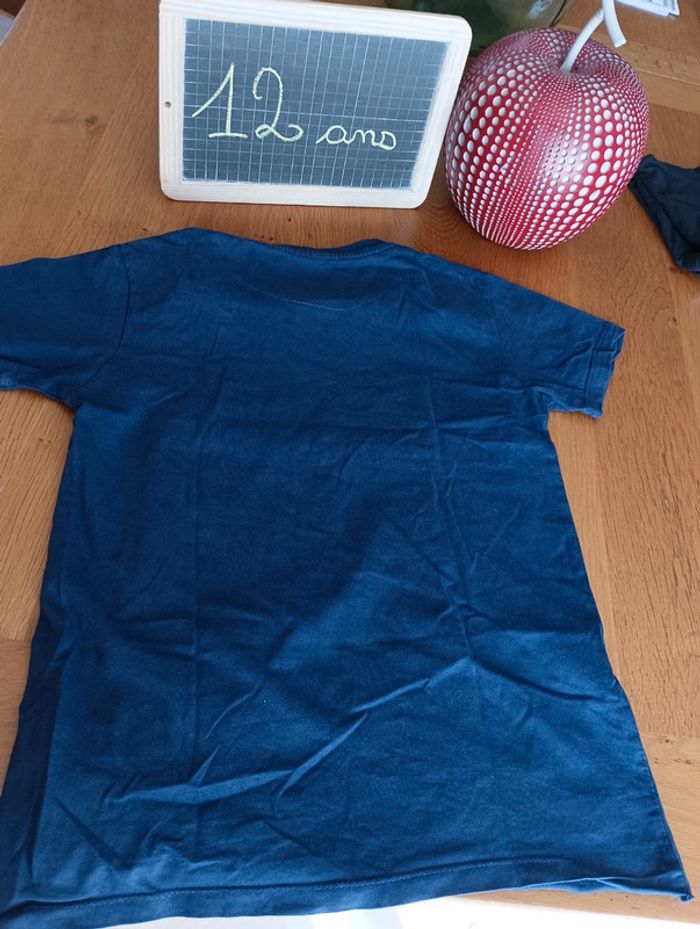 T-shirt Ellesse taille 12 ans en bon état - photo numéro 4