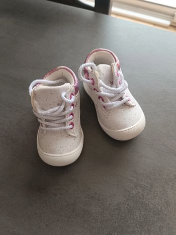 Chaussures freemouss taille 18