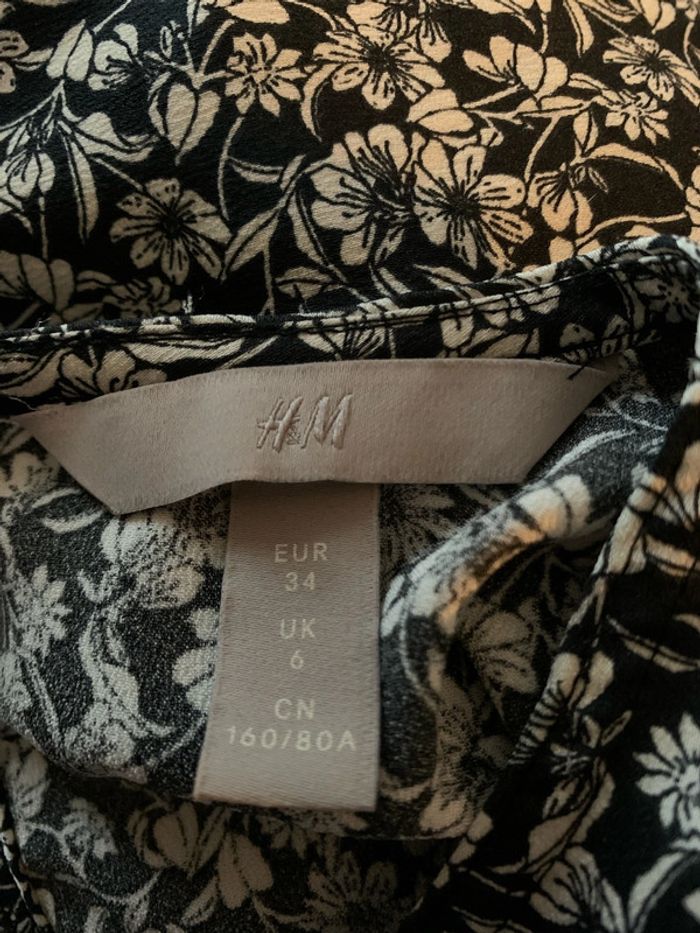 Robe H&M XS fleuri - photo numéro 6
