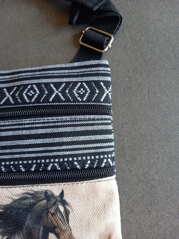 Pochette Bandoulière motif cheval - photo numéro 5