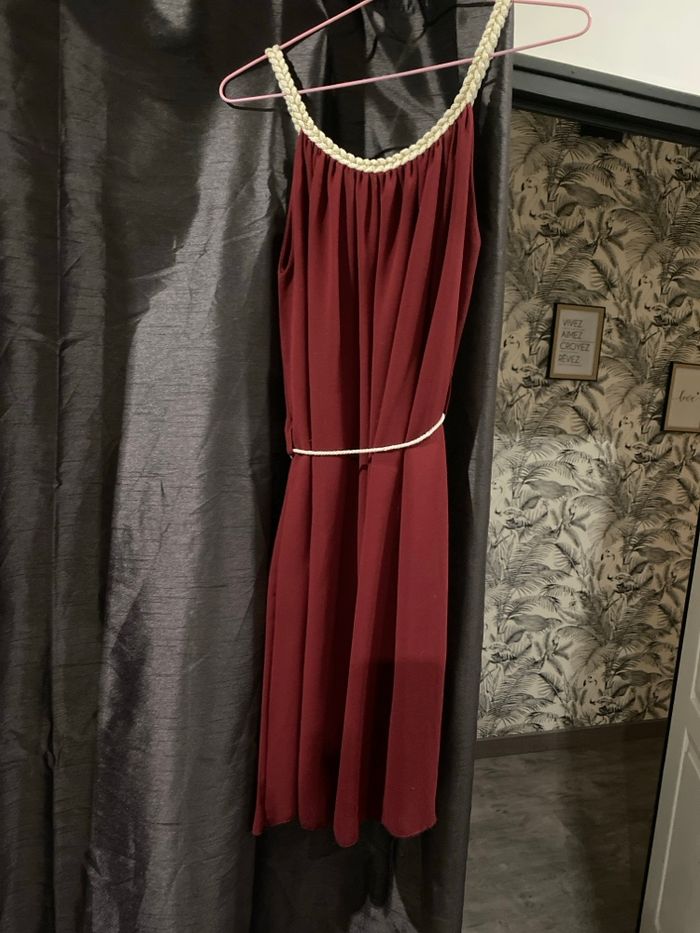 Robe bordeaux - photo numéro 2