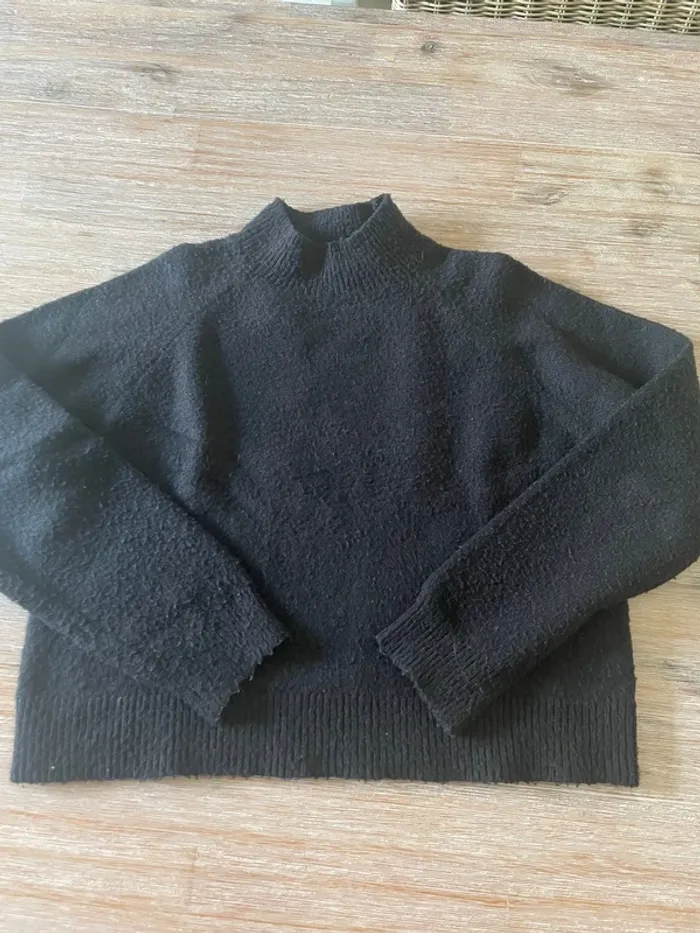 Pull noir LH