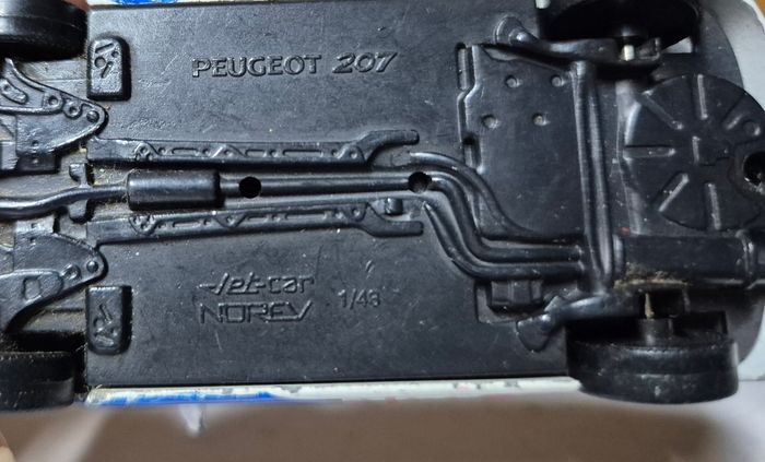 Voiture miniature norev jet car Peugeot 207 RC 1/43 - photo numéro 6