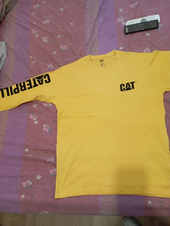 T-shirt à manches longues . Taille  M. Marque . Caterpillar - photo numéro 2