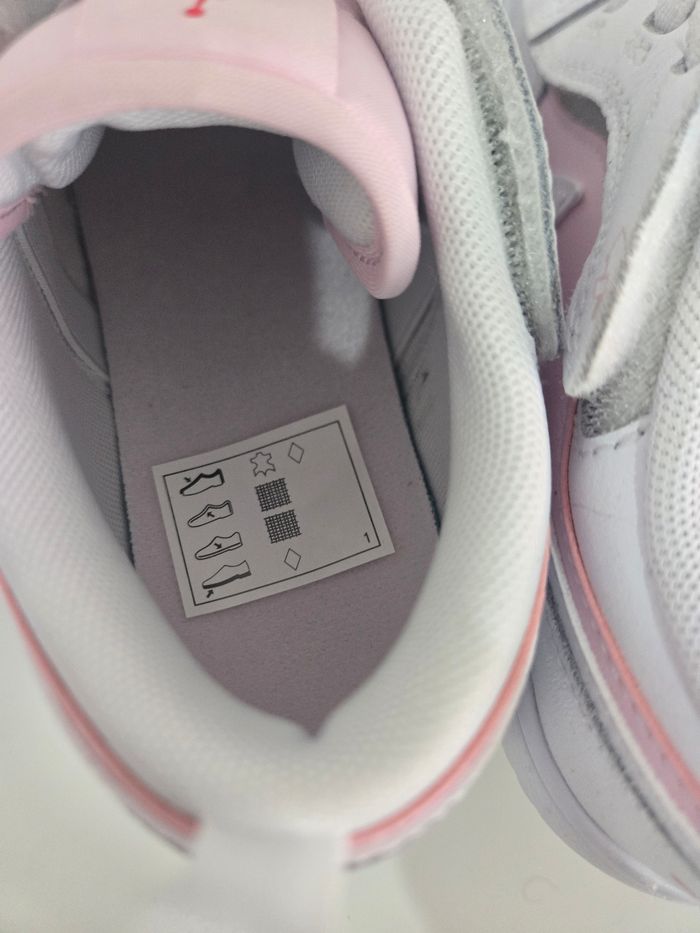 Nike Jordan 1 low taille 35 neuves blanc rose - photo numéro 5