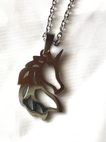 Collier Pendentif Tête Licorne Animal Créature Mythique Bijou Argenté Fantaisie Hommes Femmes