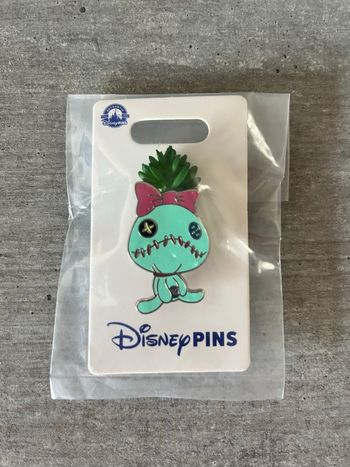 Pins Stitch doudou Scrump