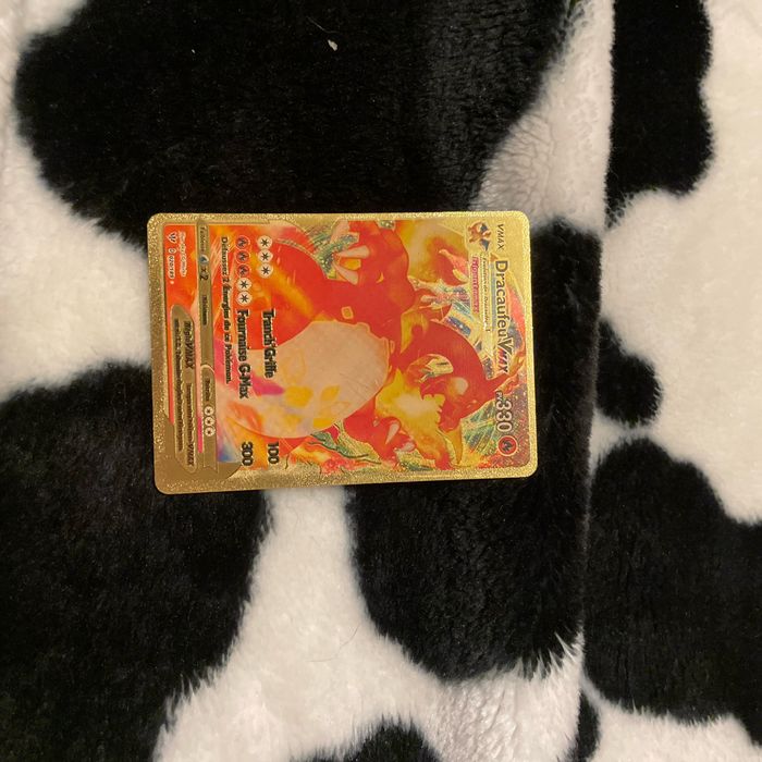 Carte Pokémon dracaufeu Vmax gold