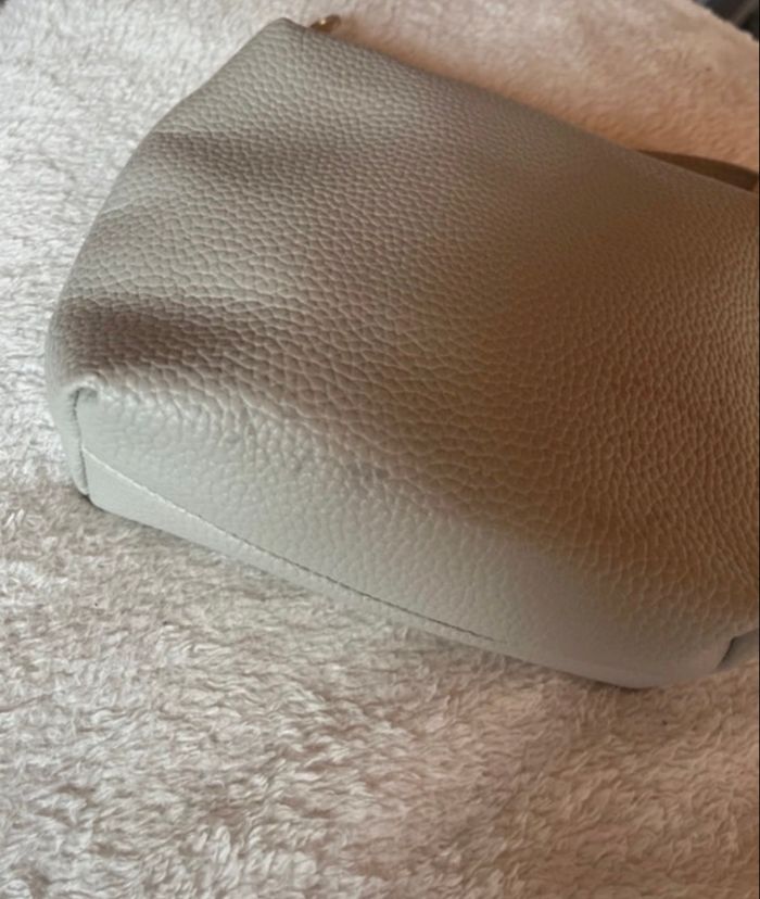 Sac à main gris avec son porte carte en très bon état - photo numéro 8