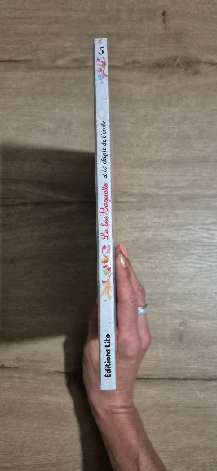 Livre La fée baguette et la chipie de l'école - photo numéro 8