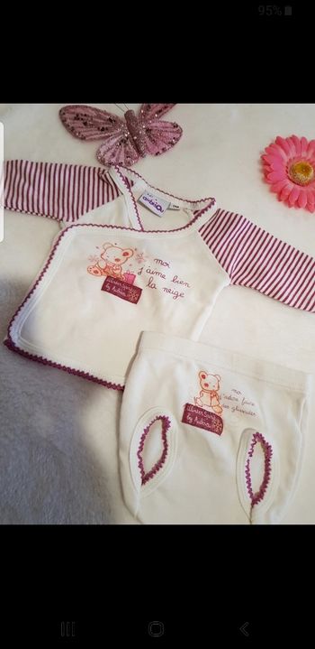 Ensemble bébé taille 1 mois