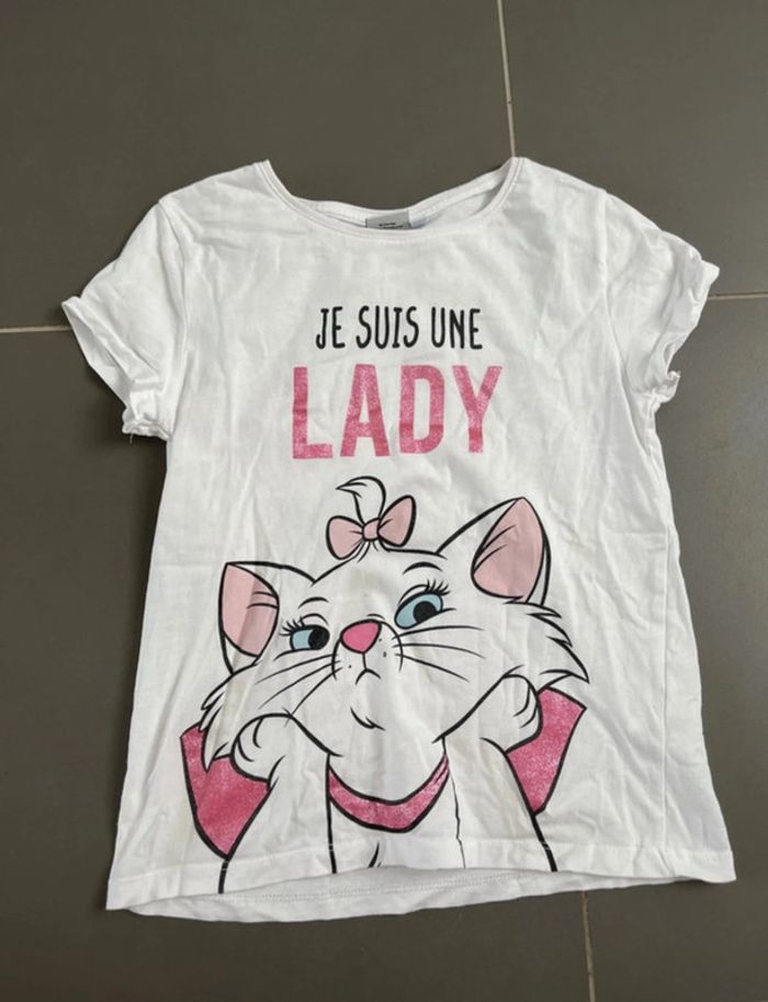 T shirt aristochats marie 10 ans en très bon état