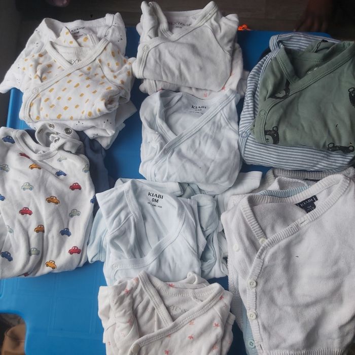 lot de body et gilet bébé - photo numéro 6