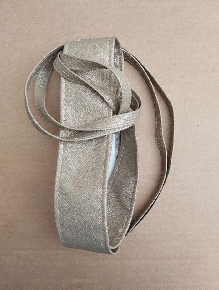 Ceinture décorative à liens dorée