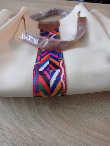 Bonjour  vends  sac à main neuf
