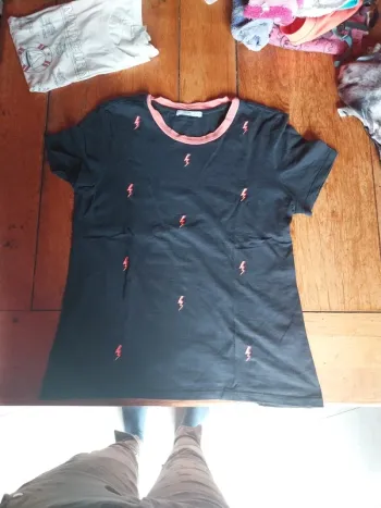Tee shirt