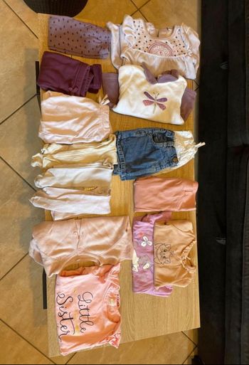 Lot vêtement taille 6 MOIS
