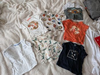 Ensemble t shirts  12 mois