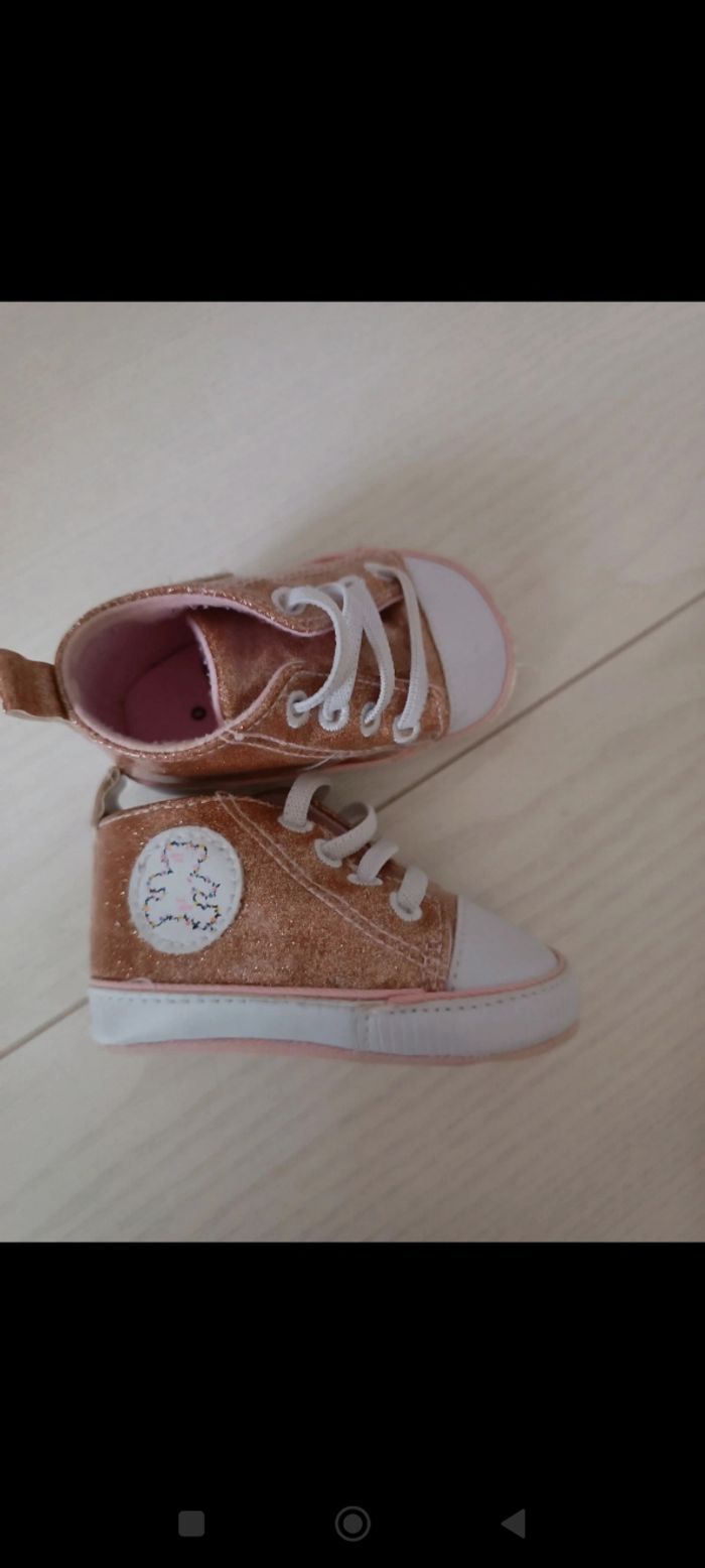 Chaussures fille 6 mois taille 15 - photo numéro 2
