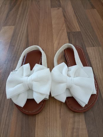 Sandales blanches gros noeud 27